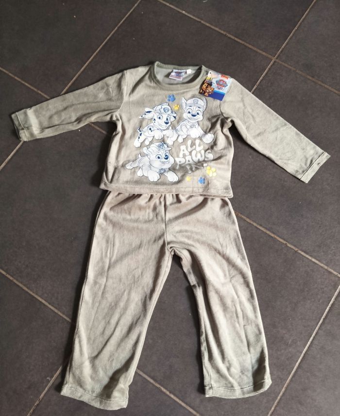 Pyjama velours pat patrouille taille 3 ans - photo numéro 2