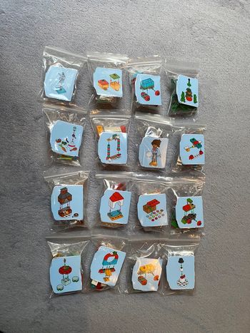 Lot de 15 surprises lego friends thème noël encore en sachet