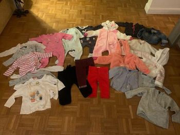 Lot vêtements fille 12 mois