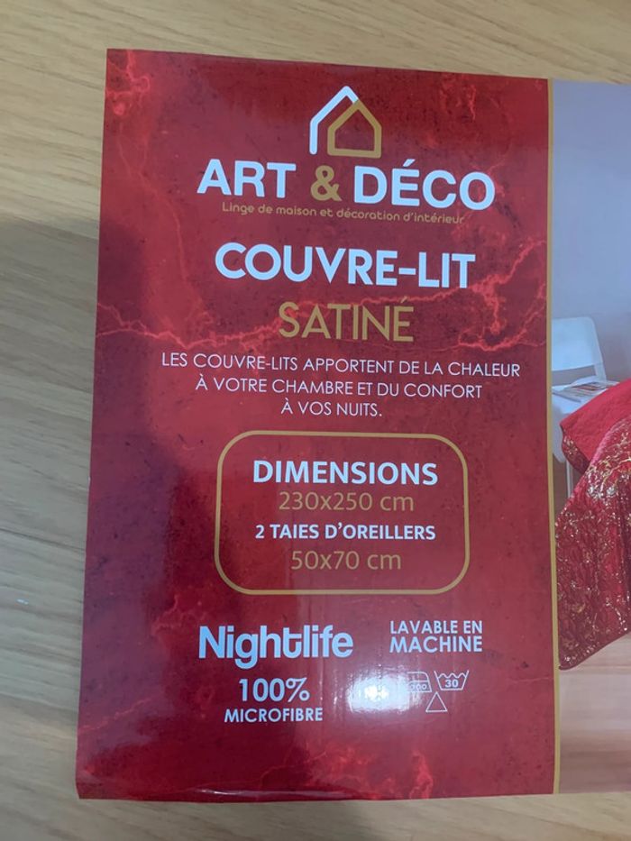 Couvre lit 2,30x2,50 plus 2 taies de oreiller 🍭🍭 - photo numéro 4