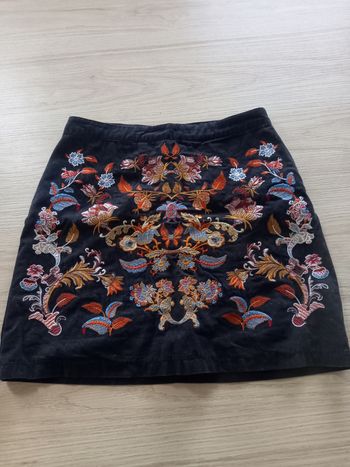 Robe brodée