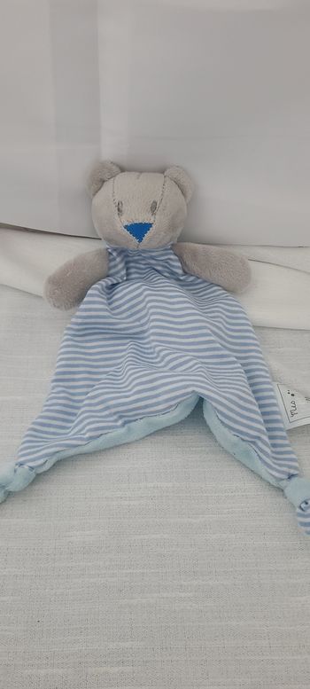 Doudou plat ours bleu rayures Mes Petits Cailloux