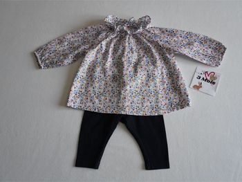 Ensemble 3 mois : Legging marine Kiabi + Blouse fleurie Bout'chou