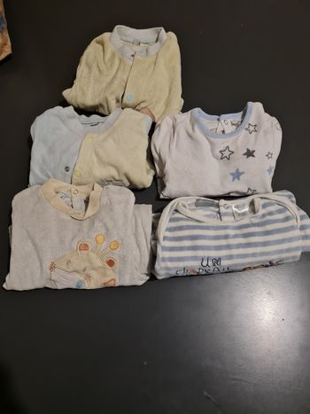Lot 5 pyjamas 23 mois chaud 