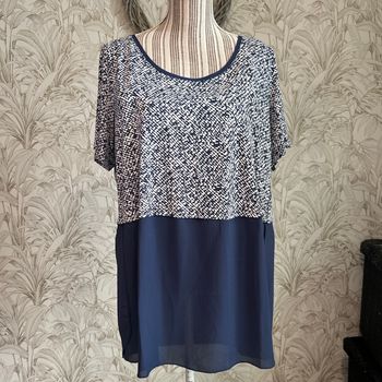 Tes shirt bleu motif