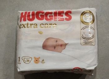 Deux paquets de couches Huggies taille 1