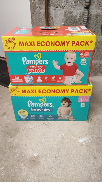 Lot 2 cartons couches Pampers pants et baby dry taille 4