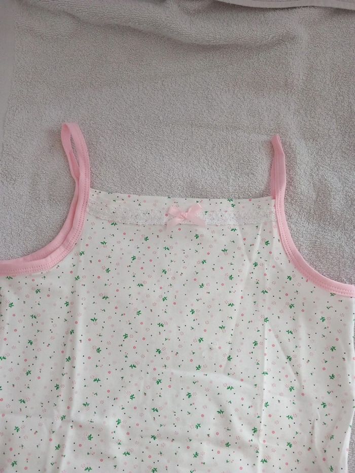 🚼Tee-shirt débardeur Neuf coton elasthan 8ans - photo numéro 2
