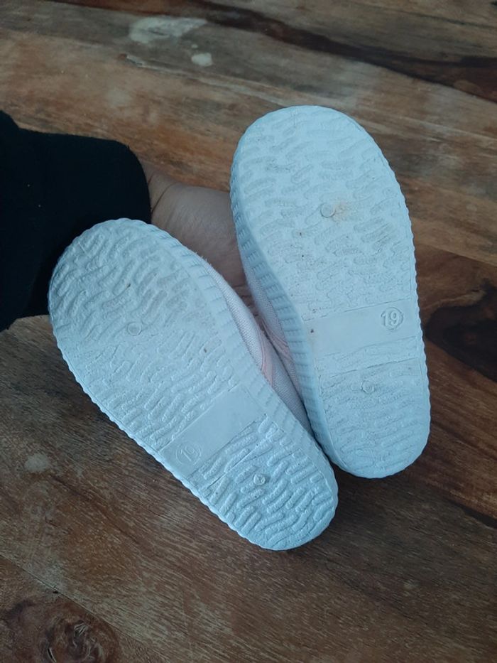Chaussures fille taille 19 - photo numéro 2