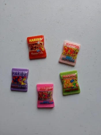 Lot accessoires poupée barbie paquet bonbon haribo