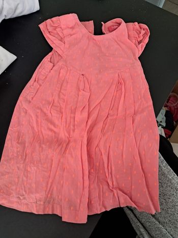 Jolie robe tissaia , 18 mois. Ourlet aux manches