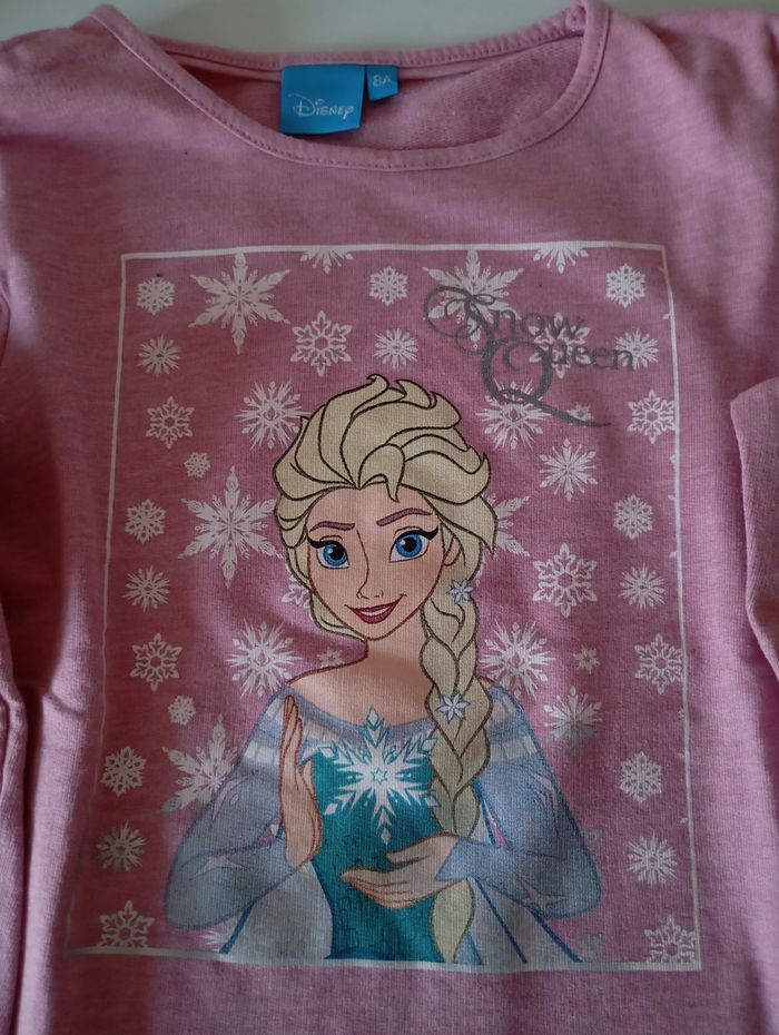 Pull sweat ,8 ans, ,coton polyester rose ,argenté et motif Elsa ,Reine des neiges. Disney . Parfait état . - photo numéro 3