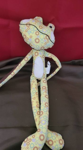 Doudou en tissu Animal CORA NAL - Pouet - Hochet Sonore - Grenouille Verte marron - H 37 cm