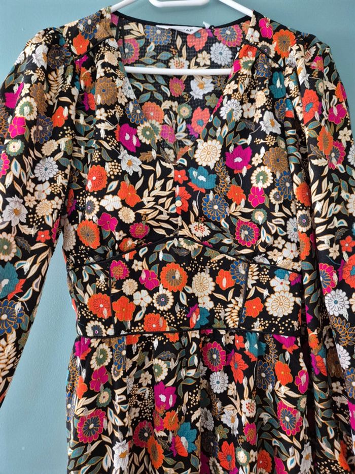Très jolie robe fleurie manches longues, taille 36, nafnaf, neuve - photo numéro 5