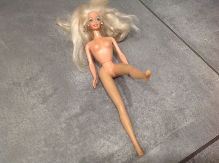 Poupée mannequin Barbie nuePoupée mannequin Barbie nue - photo numéro 4