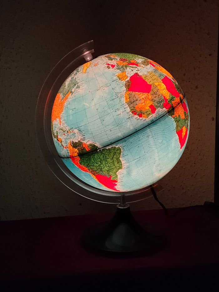 Globe terrestre lumineux (n°3)