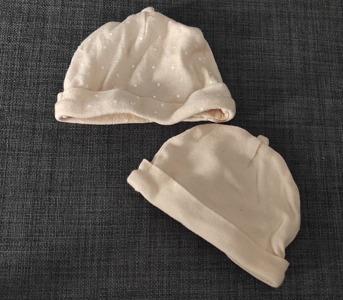 Pyjama naissance et deux bonnets - photo numéro 2