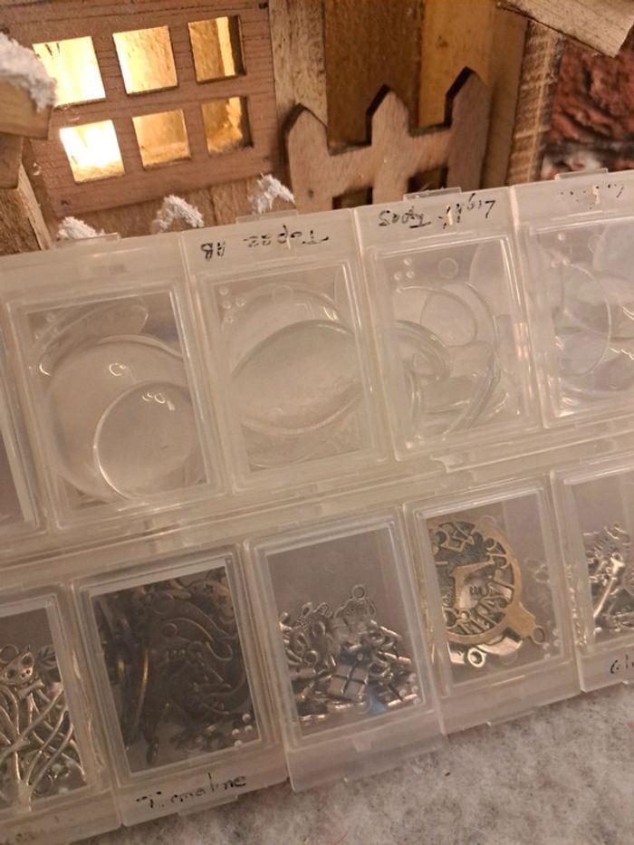 Lot de breloques et cabochon en verre - photo numéro 7