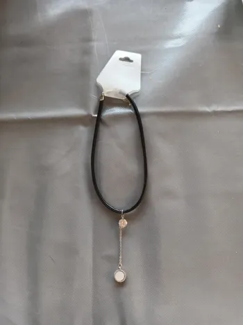 Collier ras de cou