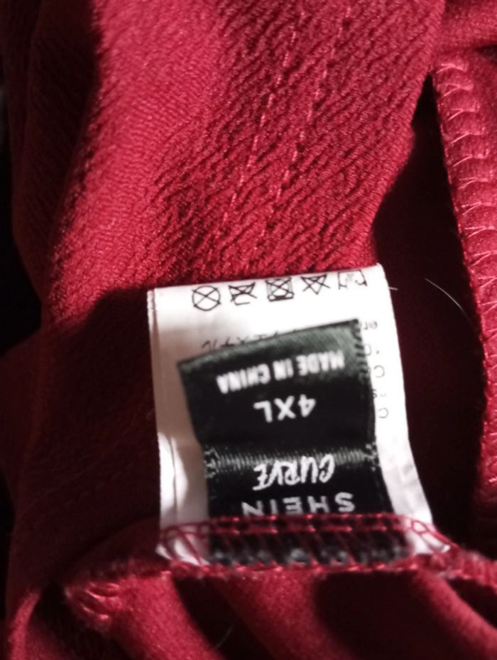 Robe rouge à capuche - photo numéro 3