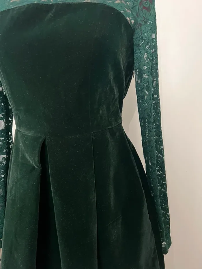 Robe patineuse velours vert émeraude et dentelle Manosque - photo numéro 3