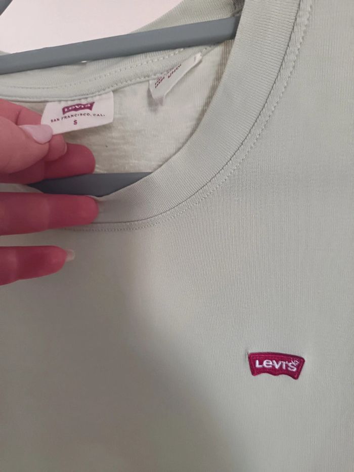 Tshirt vert pastel Levi's S - photo numéro 2