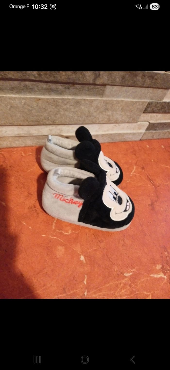 Pantoufles bébé taille 6 / 9 mois - photo numéro 2