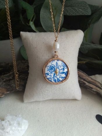 Collier faïence bleue et blanche et perle de culture d'eau douce naturelles