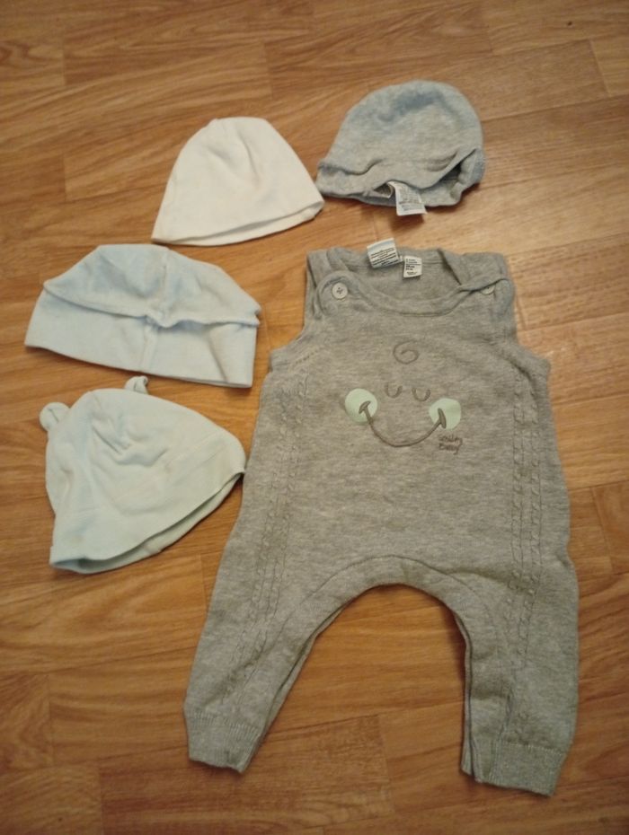 Lot vêtements naissance - 1 mois (35 pièces) - photo numéro 6