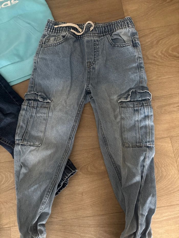 Ensemble sweat adidas et 2 jeans kiabi 6 ans - photo numéro 2