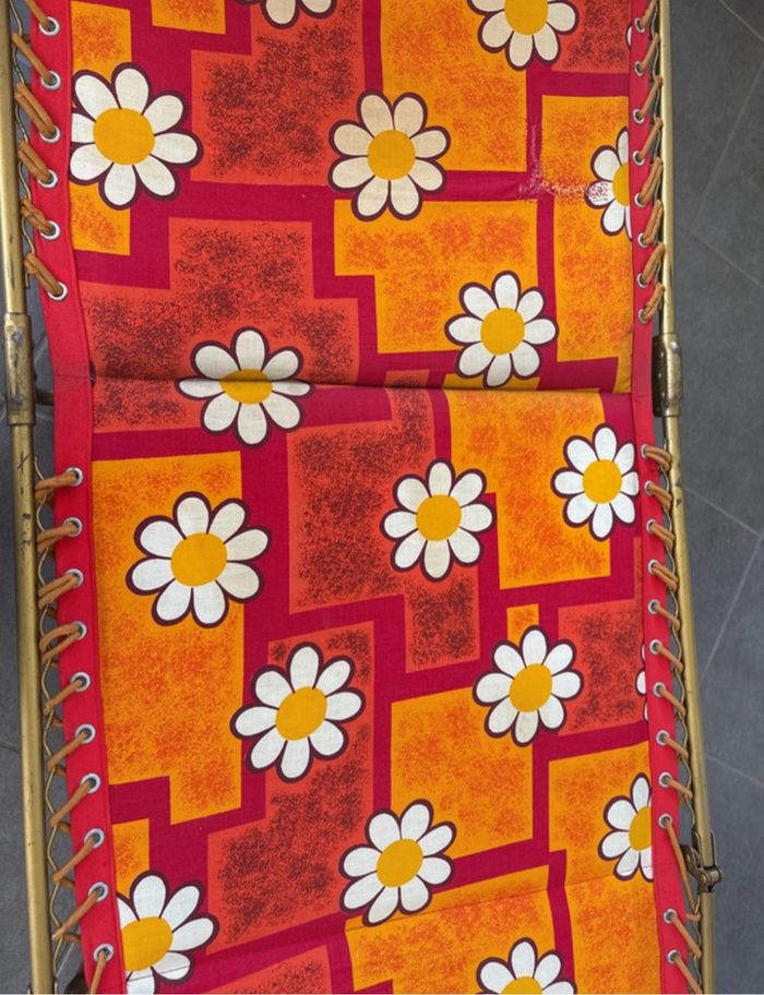 Transat bain de soleil Lafuma vintage orange et rouge à grosse fleur année 70 - bon état - photo numéro 6