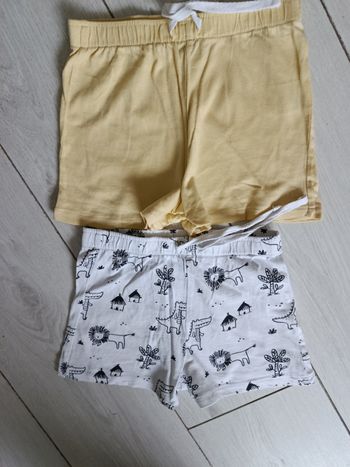 Lot 2 shorts 4 ans