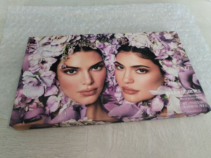 Kylie Cosmetics x Kendall Pressed Powder Palette