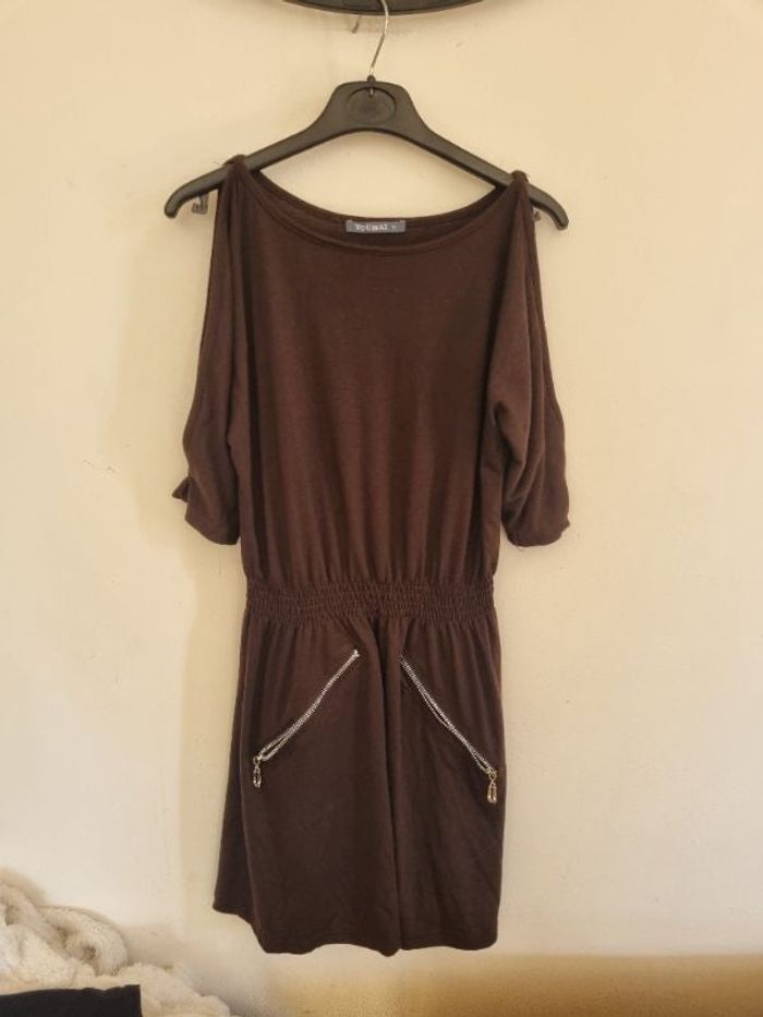 Robe marron epaisse