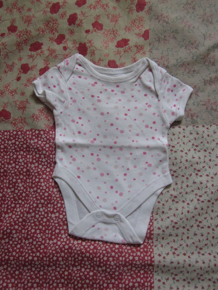 Body manches courtes blanc taille Naissance