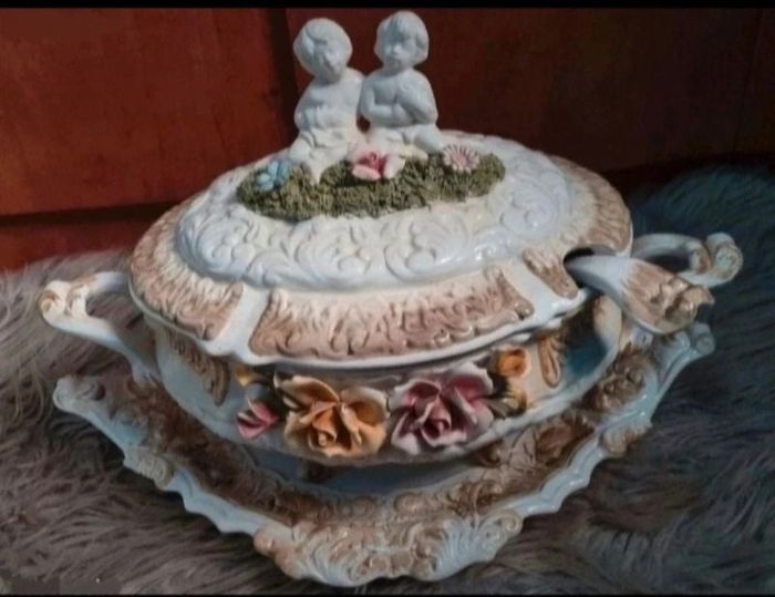 Service de table Ensemble soupière Capodimonte vintage (3 pièces)
