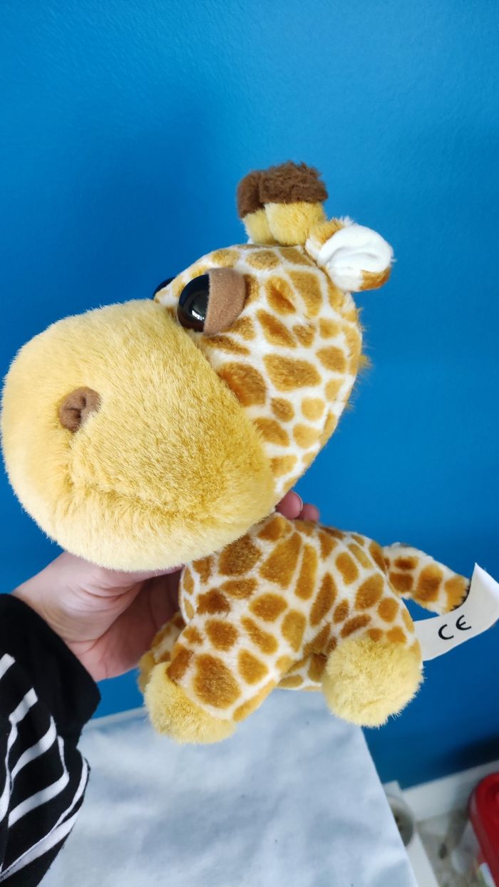 Girafe en peluche - photo numéro 2