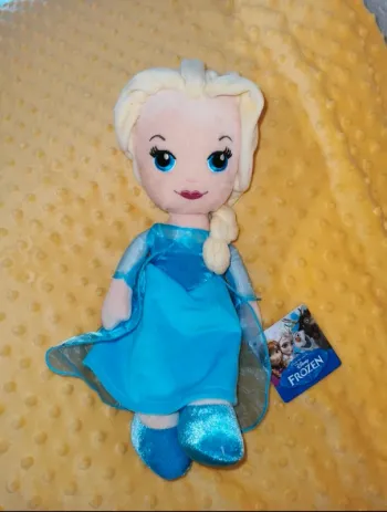 peluche poupée Elsa reine des neiges
