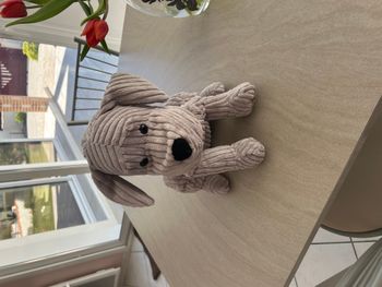 Chien assis en velours 35 cm