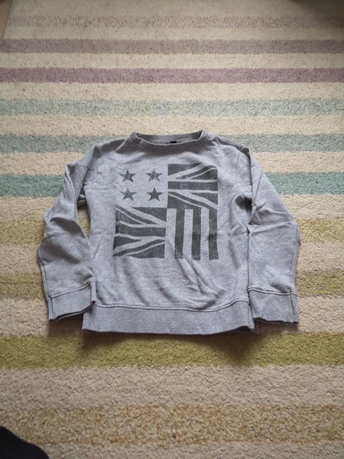 Sweat gris