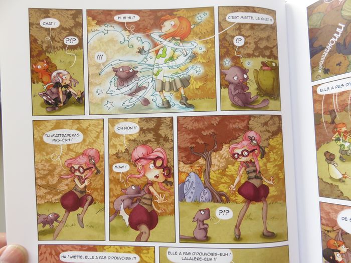 BD 8-12 ans : Sorcières sorcières tome 1. Le mystère du jeteur de sort (par Chamblains & Thibaudier) - photo numéro 4