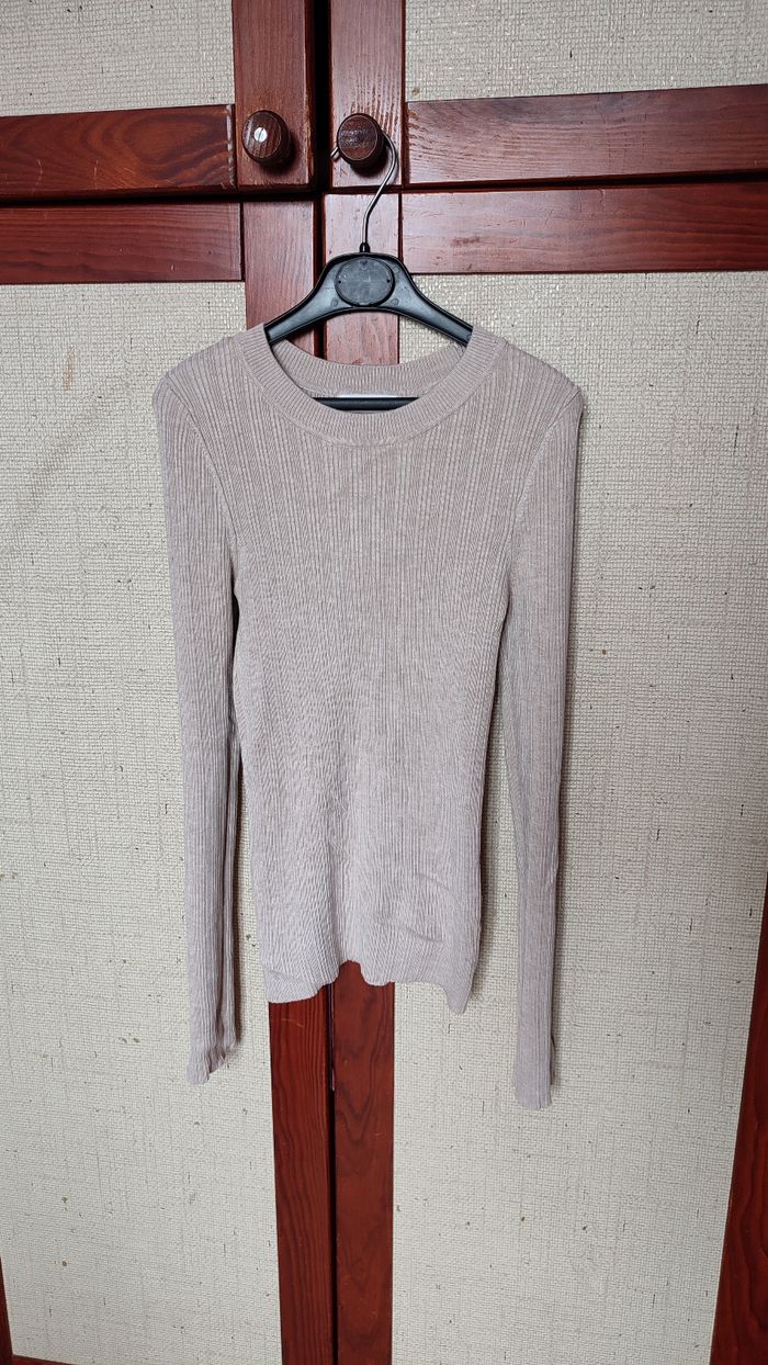 Pull moulant beige - photo numéro 2