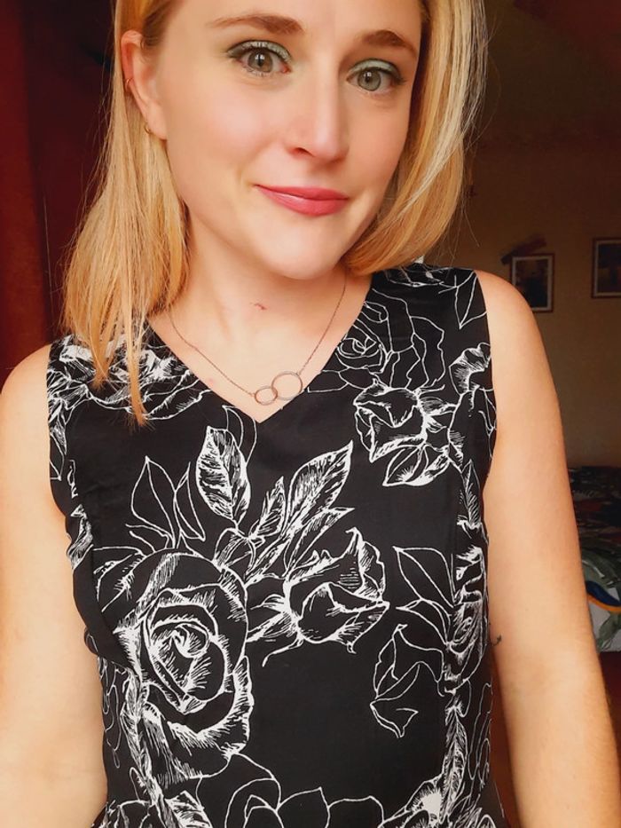 Robe patineuse 40 neuve - photo numéro 4