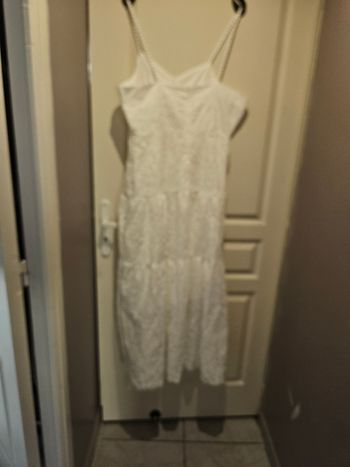 Robe femme en broderie