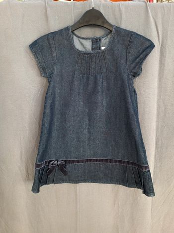 Robe en jean fin.4 ans