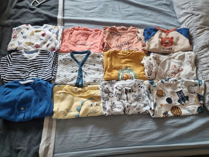 12 pyjamas