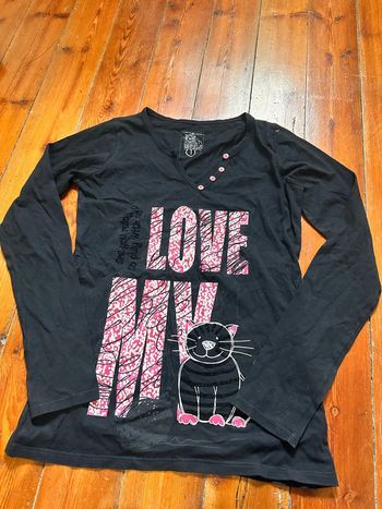 TEE shirt t 1 cache cache chat