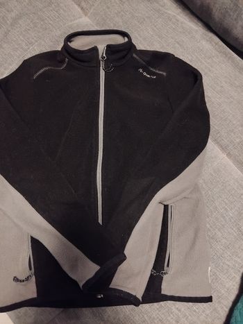 Polaire noir  quechua 12 ans