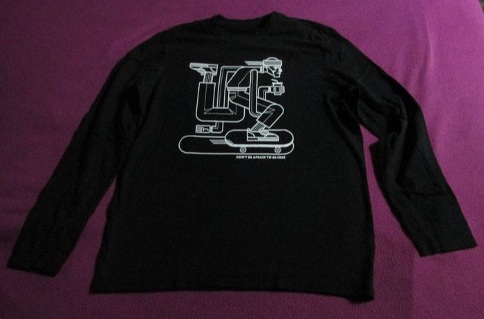 tshirt noir taille M KIABI