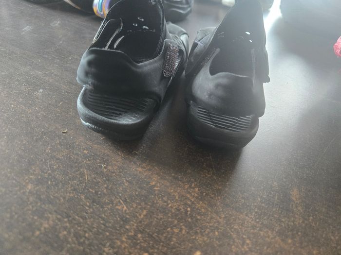 Chaussure Nike sunray protect 2, taille 25 - photo numéro 2